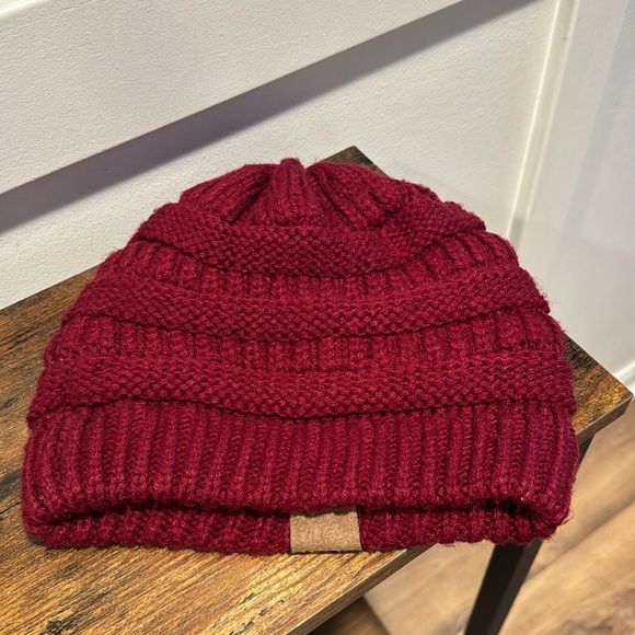 C. C Beanie one size maroon - Picture 2 of 5